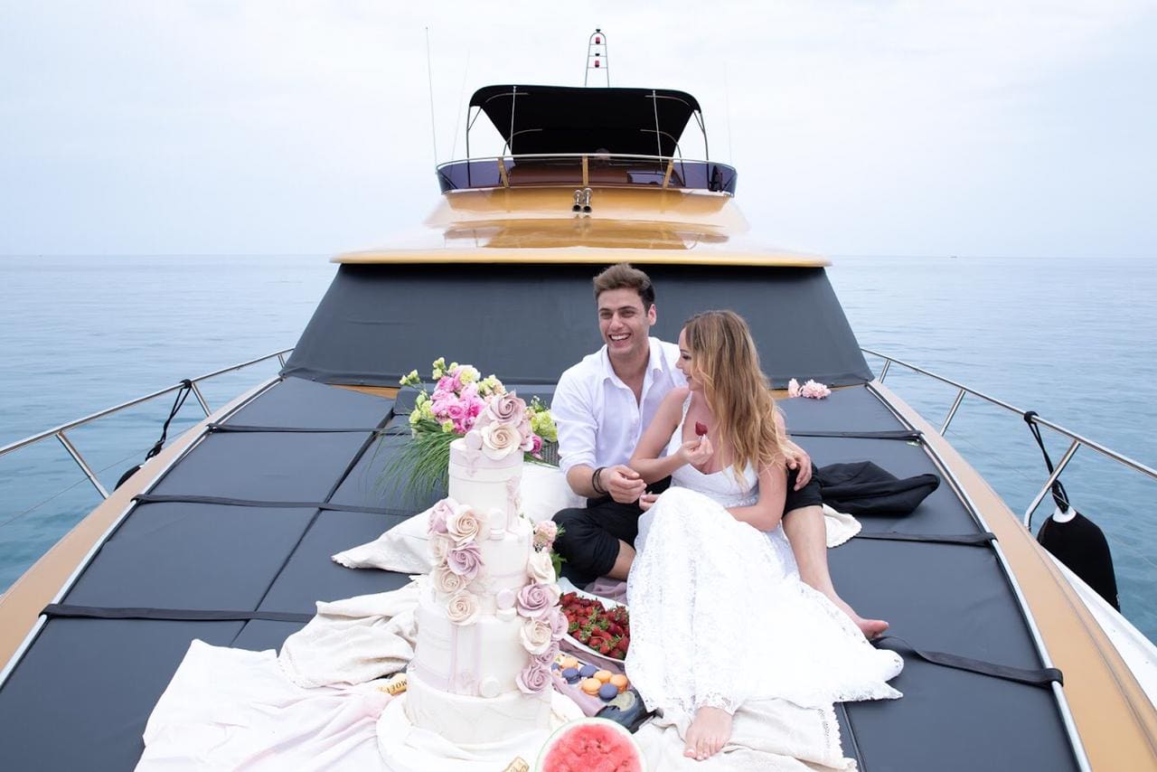 Teknede Evlilik Teklifi - Lüks Motoryat - Regnum - Princess 66 - Poyraz Paşa Yatçılık